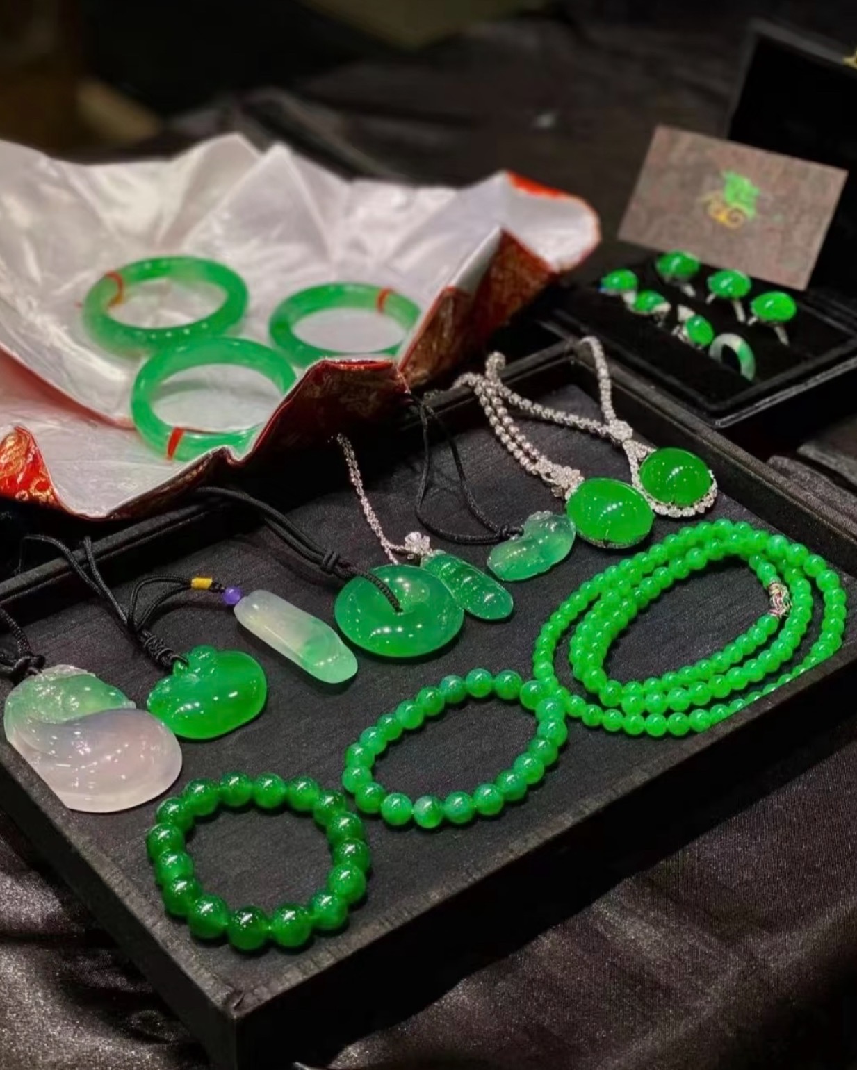 天然非洲翡翠手镯冰种飘花玉镯子冰透飘花玉手镯女款玉石镯子礼物